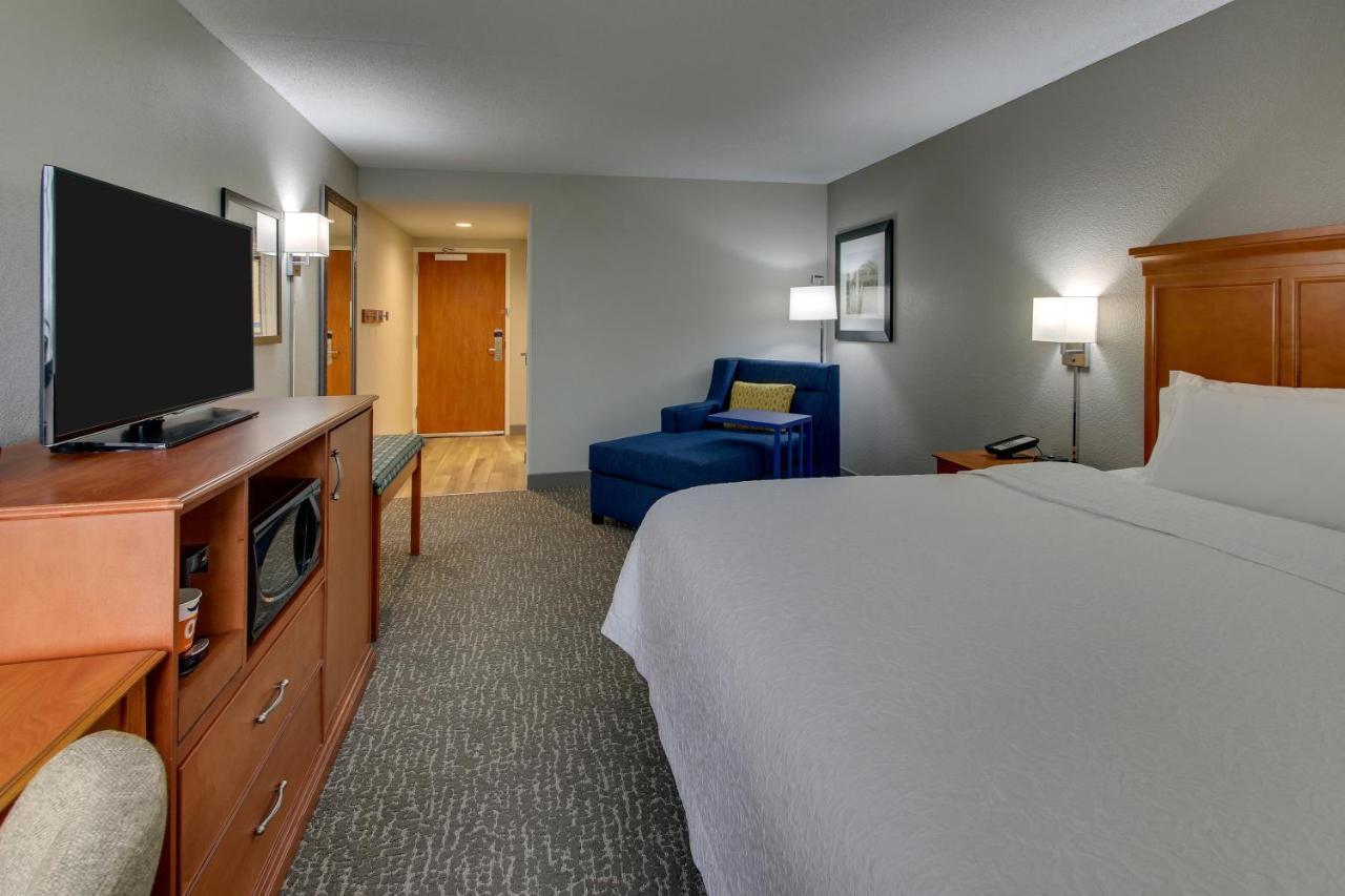 Hampton Inn Indianapolis/Carmel Exterior photo