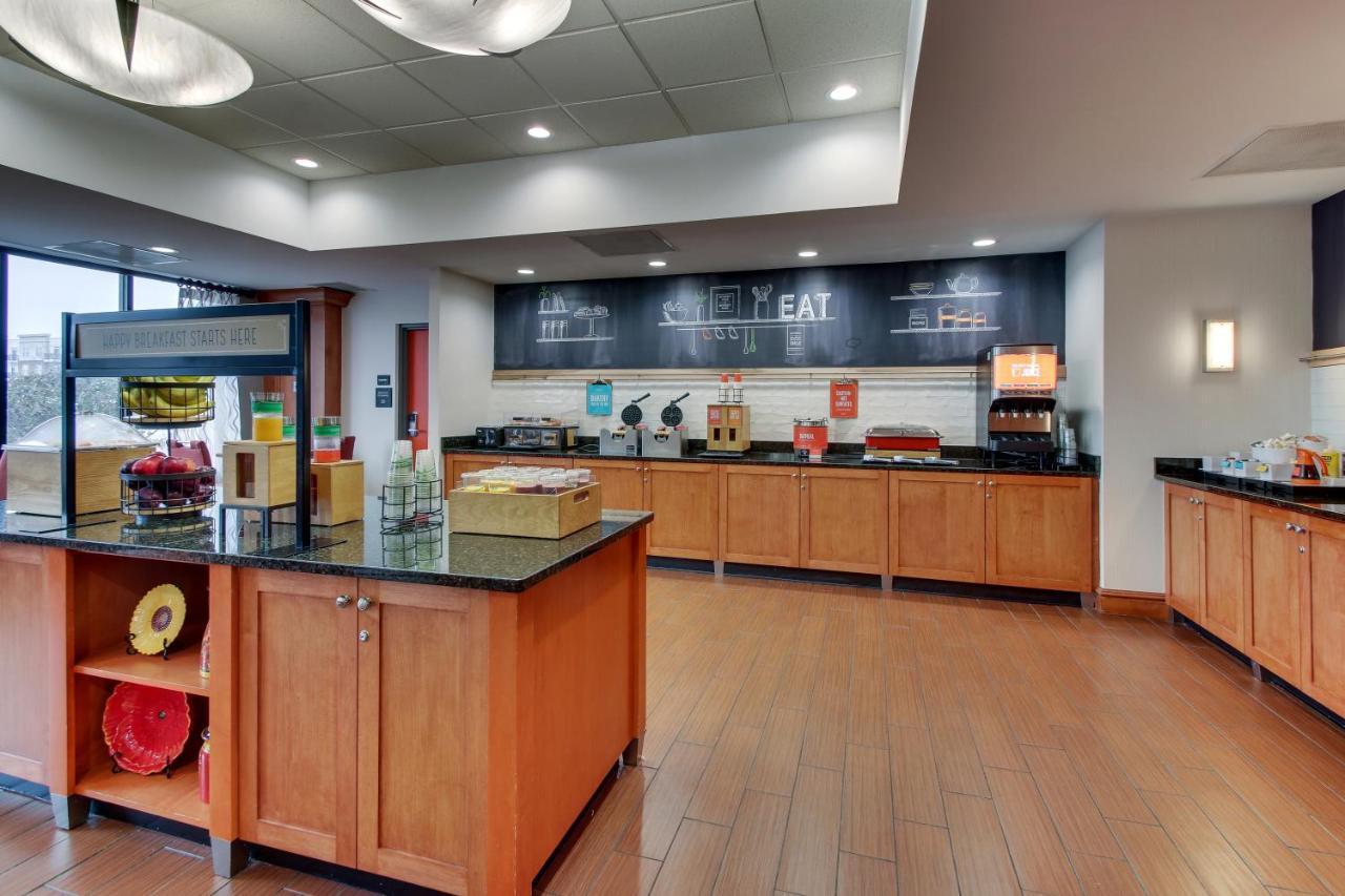 Hampton Inn Indianapolis/Carmel Exterior photo