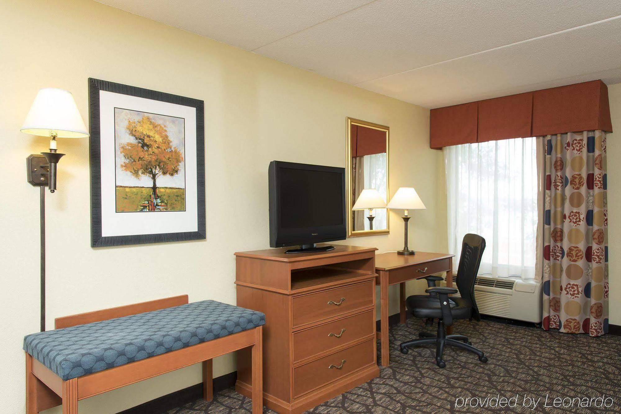 Hampton Inn Indianapolis/Carmel Exterior photo