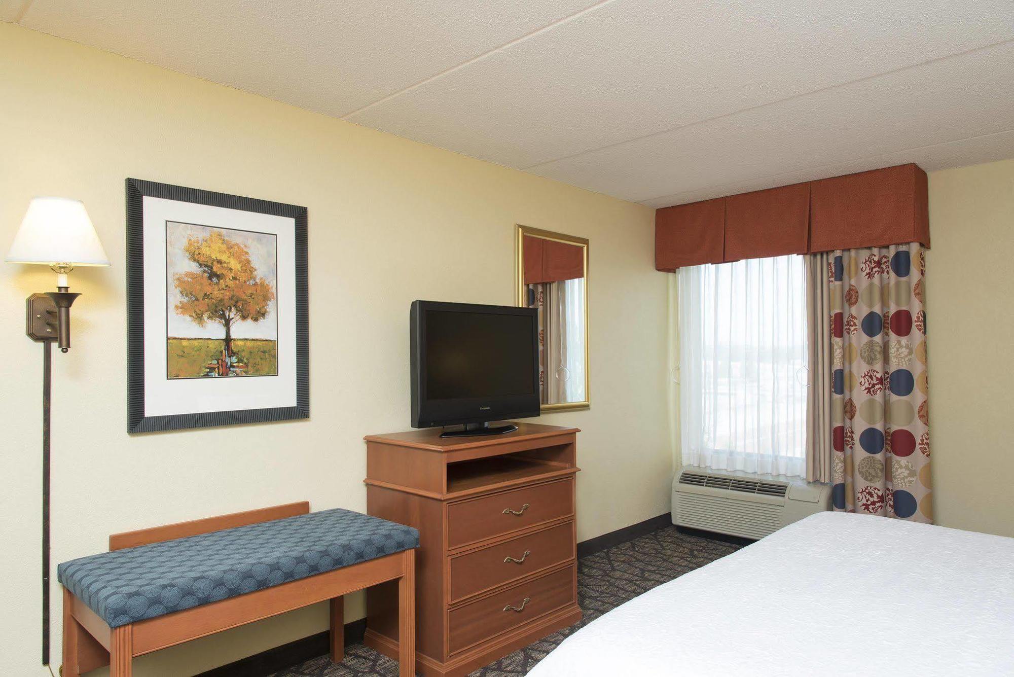 Hampton Inn Indianapolis/Carmel Exterior photo